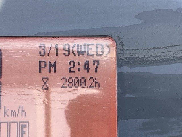 xe-nang-mitsubishi-fb25-8-7p442336-binh-dien.jpg (3)