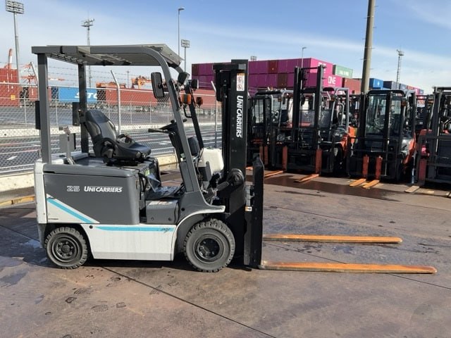 xe-nang-mitsubishi-fb25-8-7p442336-binh-dien.jpg (5)