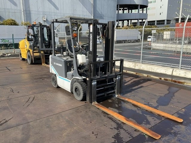 xe-nang-mitsubishi-fb25-8-7p442336-binh-dien.jpg (7)