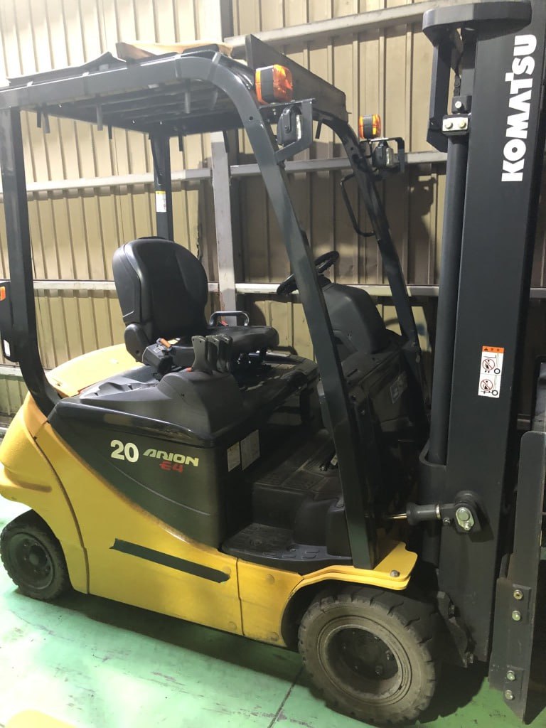 Komatsu 2 tấn đời 2020