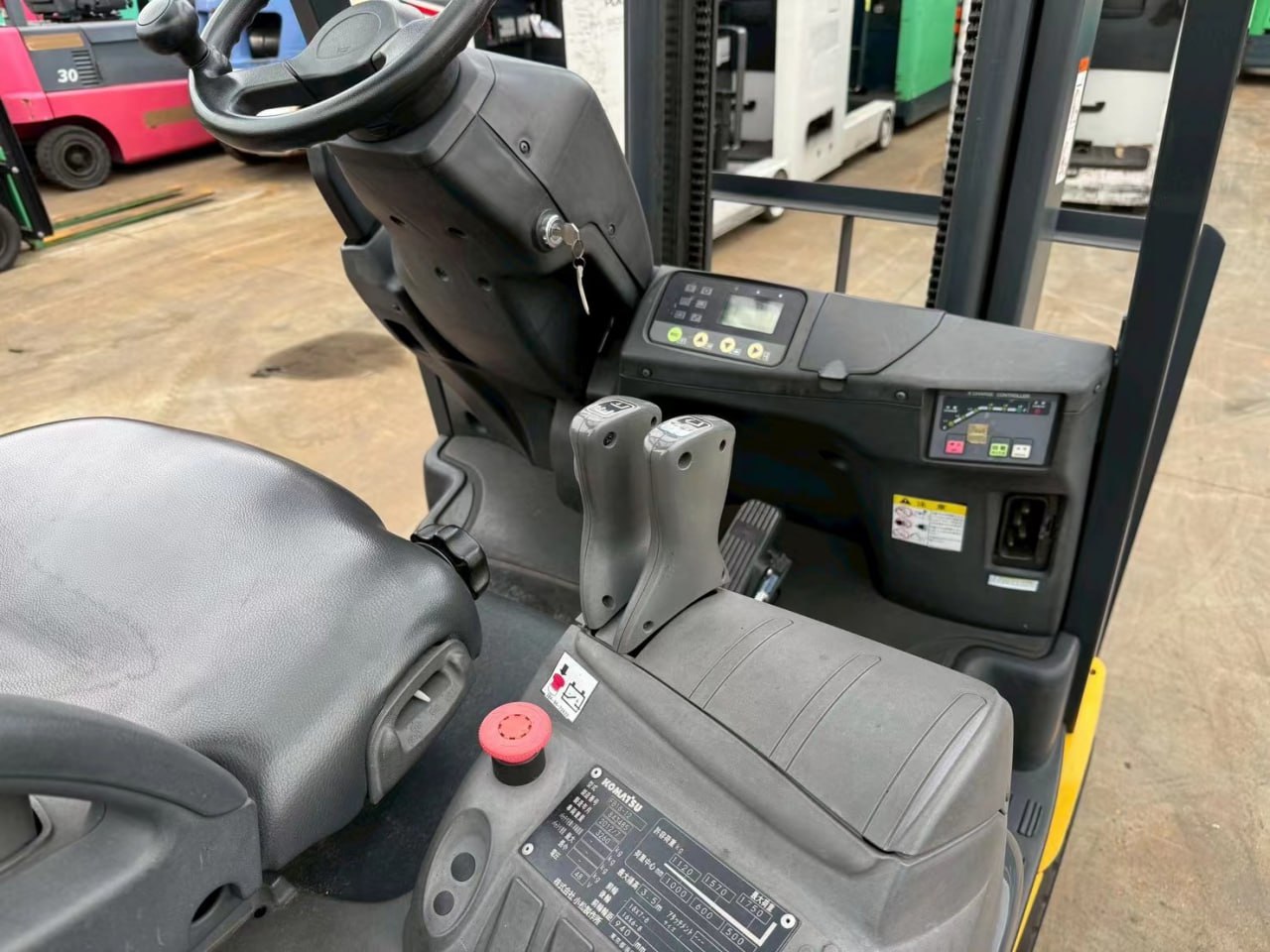 xe nâng komatsu 1.8 tấn xe nâng komatsu 1.8 tấn