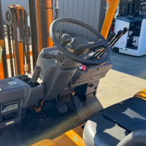 xe nâng komatsu 2 tấn