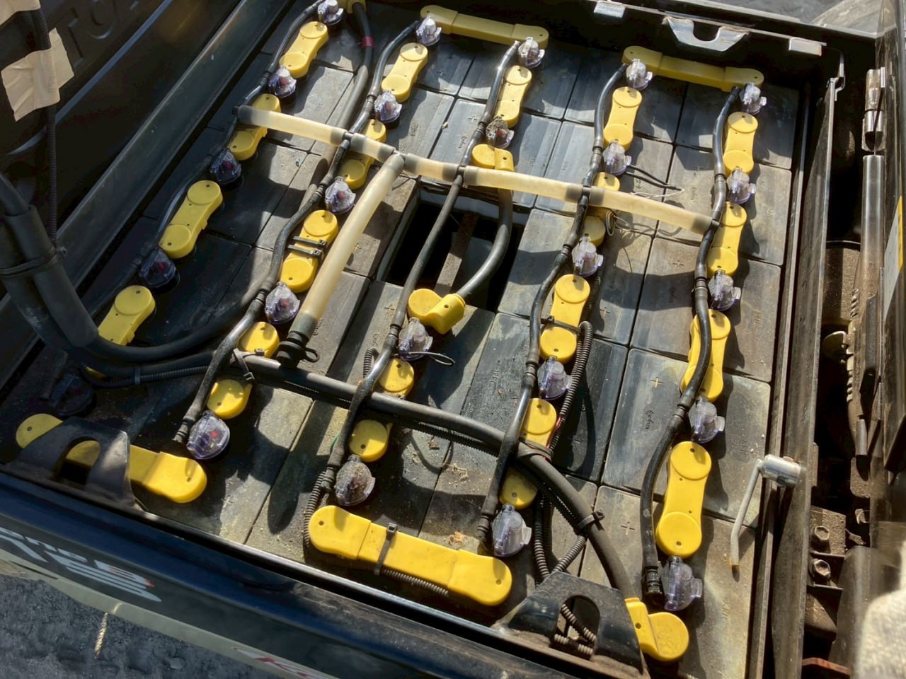 xe nâng điện toyota 1.5 tấn (6)