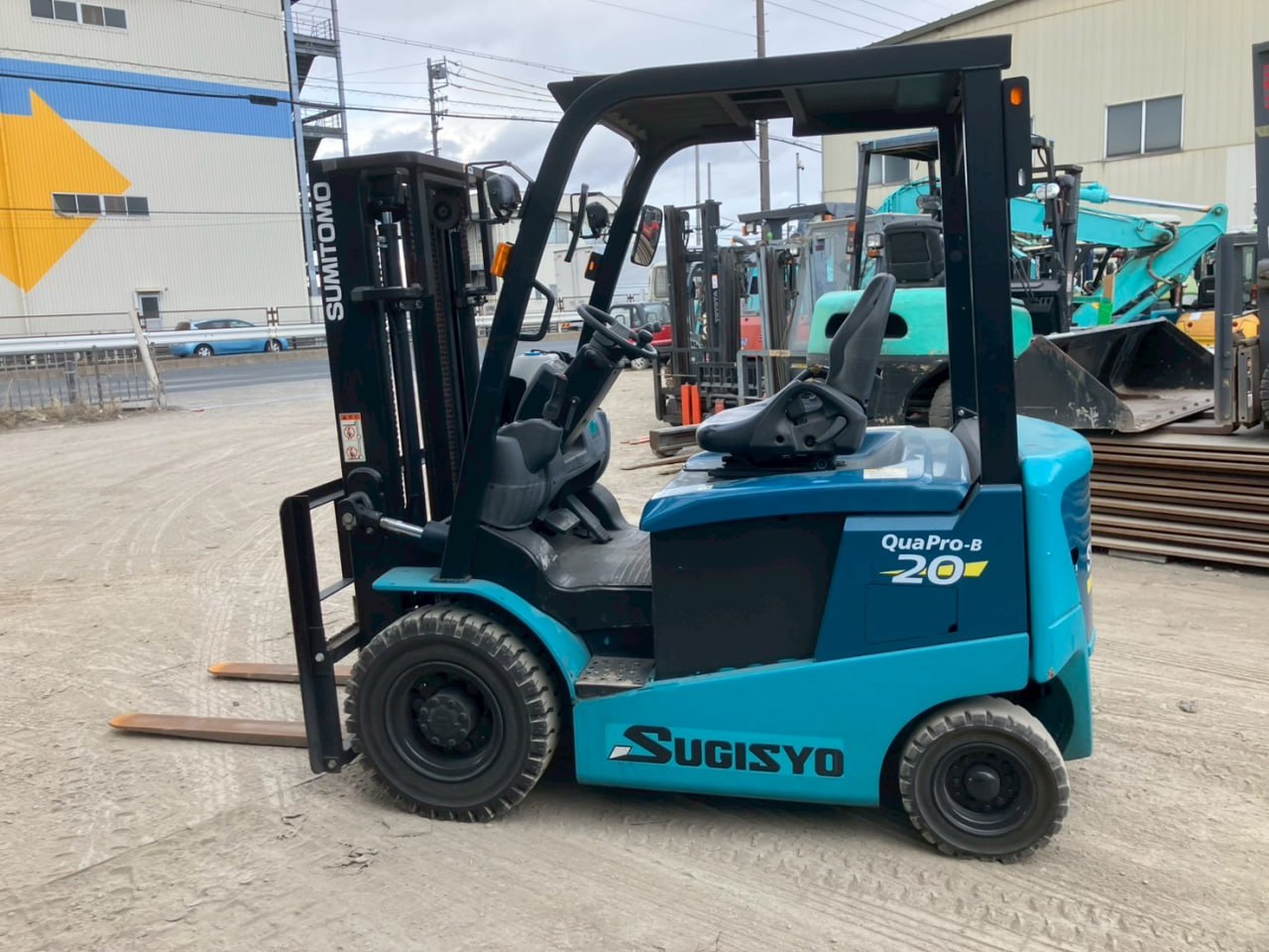 xe nâng sumitomo 2 tấn